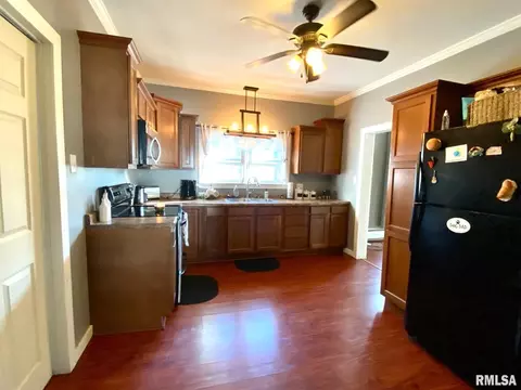 506 S Thomas St, Christopher, IL 62822 photo 9