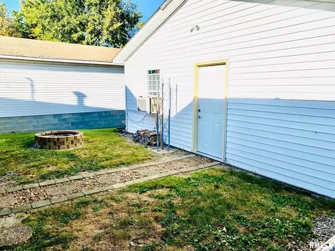 506 S Thomas St, Christopher, IL 62822 photo 24