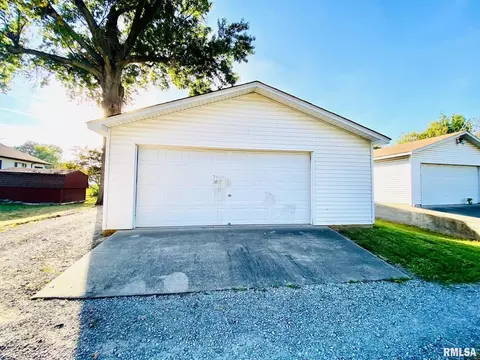 506 S Thomas St, Christopher, IL 62822 photo 26
