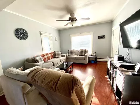 506 S Thomas St, Christopher, IL 62822 photo 4