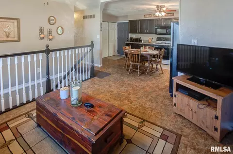 800 Washington St, Saint Libory, IL 62282 photo 9
