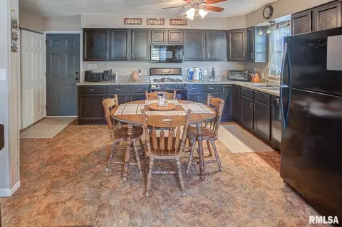 800 Washington St, Saint Libory, IL 62282 photo 10