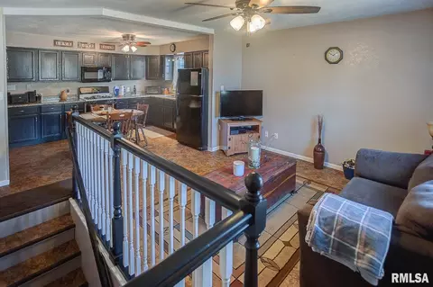 800 Washington St, Saint Libory, IL 62282 photo 5
