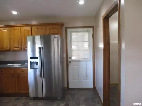 402 E Franklin Ave, Sesser, IL 62884 photo 41