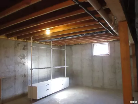 402 E Franklin Ave, Sesser, IL 62884 photo 27