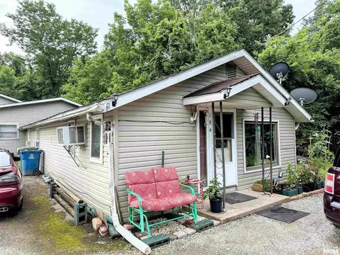 194 Villa Knoll Pase St #12, Carbondale, IL 62901