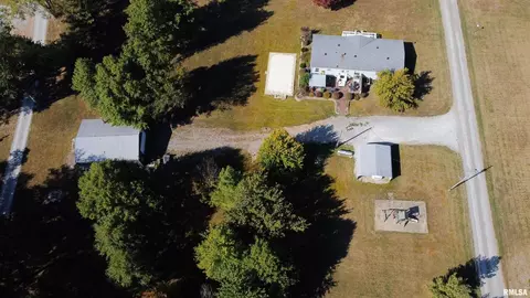 3270 Everglades Ln, Centralia, IL 62801 photo 4