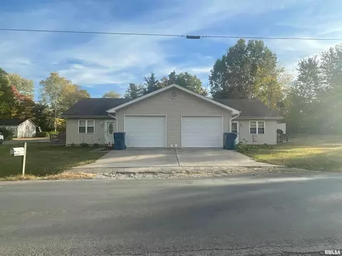802 Wastena St, Benton, IL 62812