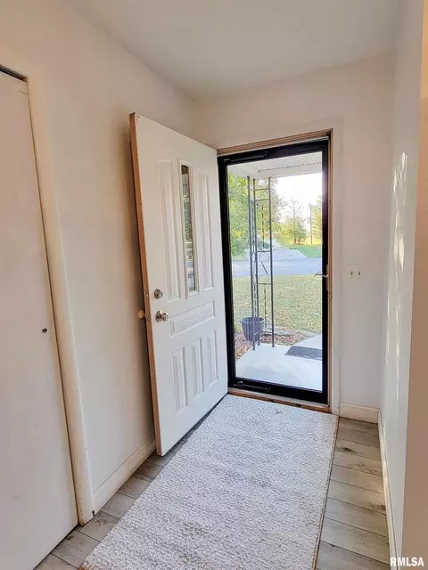 3 Sunset Dr, Flora, IL 62839 photo 6