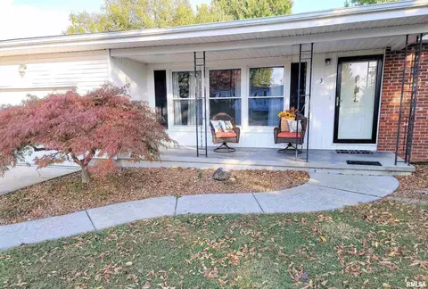 3 Sunset Dr, Flora, IL 62839 photo 2