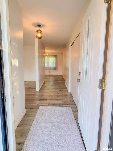 3 Sunset Dr, Flora, IL 62839 photo 5