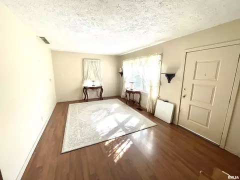 710 E 13th St, Centralia, IL 62801 photo 2