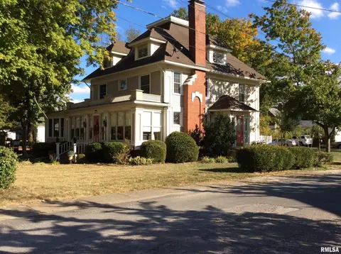 819 Maple St, Mount Vernon, IL 62864