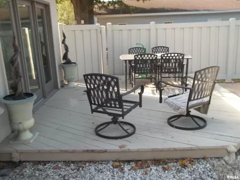 401 E Bond St, Benton, IL 62812 photo 48