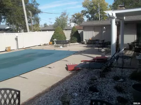 401 E Bond St, Benton, IL 62812 photo 37