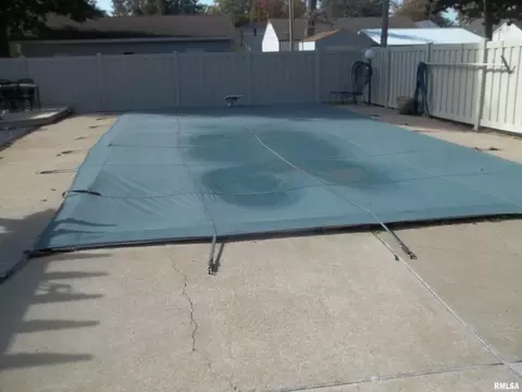 401 E Bond St, Benton, IL 62812 photo 42