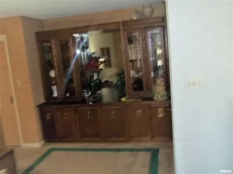 401 E Bond St, Benton, IL 62812 photo 30