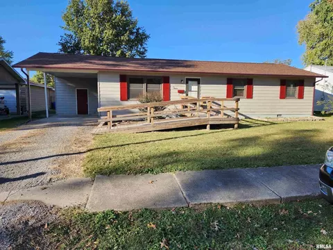 1011 Kirkpatrick St, Benton, IL 62812 photo 1