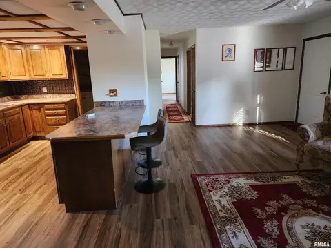 1011 Kirkpatrick St, Benton, IL 62812 photo 3