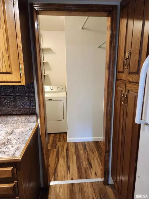 1011 Kirkpatrick St, Benton, IL 62812 photo 8