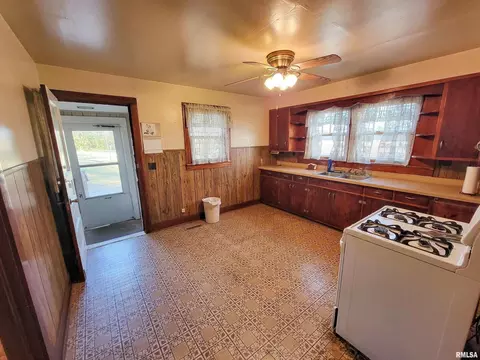 3058 Blue Mound Rd, Flora, IL 62839 photo 22