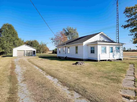 3058 Blue Mound Rd, Flora, IL 62839 photo 1