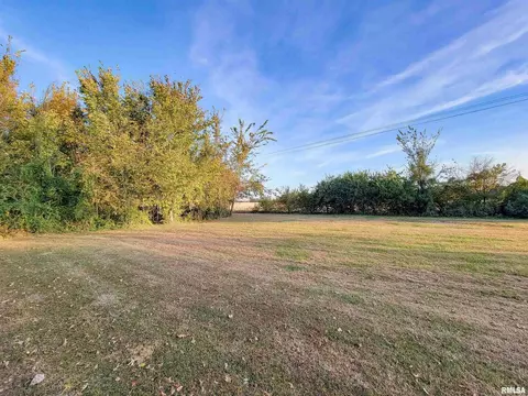 3058 Blue Mound Rd, Flora, IL 62839 photo 10