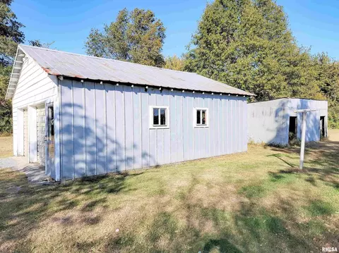 3058 Blue Mound Rd, Flora, IL 62839 photo 3