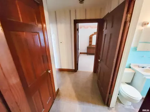 240 Fair Ave, Flora, IL 62839 photo 18