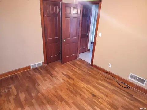 240 Fair Ave, Flora, IL 62839 photo 19