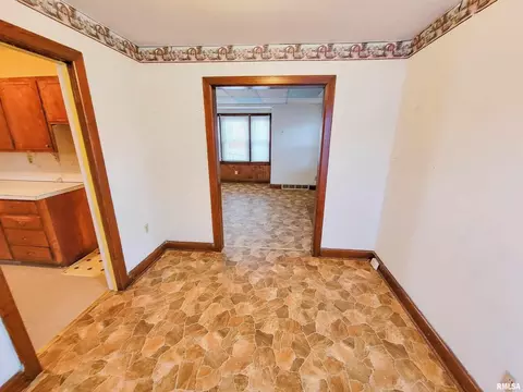 240 Fair Ave, Flora, IL 62839 photo 12