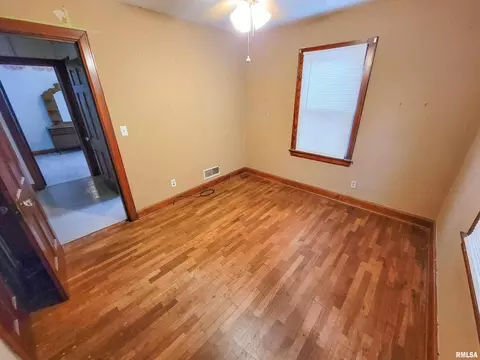240 Fair Ave, Flora, IL 62839 photo 23