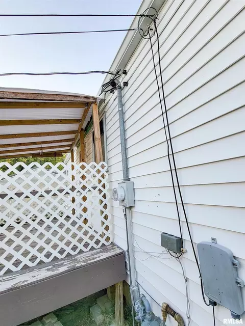 240 Fair Ave, Flora, IL 62839 photo 37