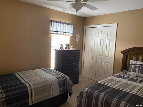 303 E Beacon Ct, Mount Vernon, IL 62864 photo 39