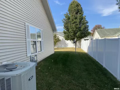 303 E Beacon Ct, Mount Vernon, IL 62864 photo 33