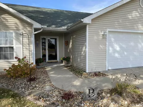 303 E Beacon Ct, Mount Vernon, IL 62864 photo 1