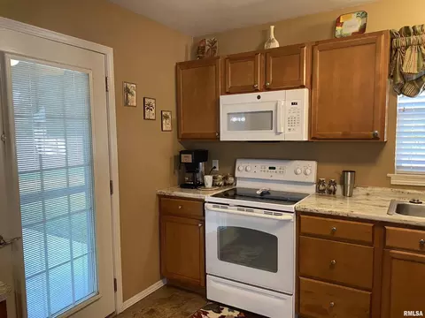 303 E Beacon Ct, Mount Vernon, IL 62864 photo 18