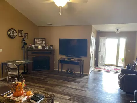 303 E Beacon Ct, Mount Vernon, IL 62864 photo 14