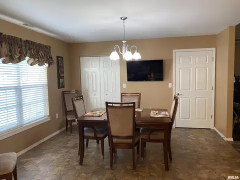 303 E Beacon Ct, Mount Vernon, IL 62864 photo 25