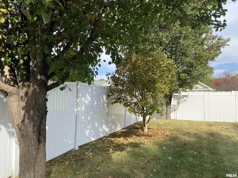 303 E Beacon Ct, Mount Vernon, IL 62864 photo 28