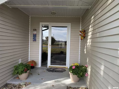 303 E Beacon Ct, Mount Vernon, IL 62864 photo 3