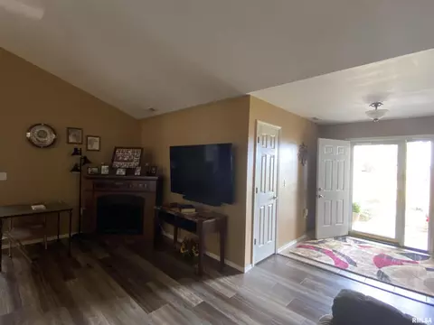 303 E Beacon Ct, Mount Vernon, IL 62864 photo 22