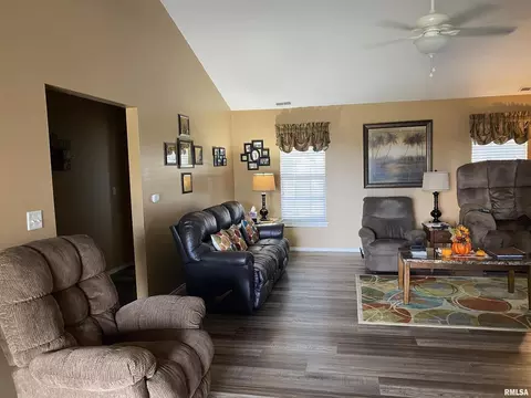 303 E Beacon Ct, Mount Vernon, IL 62864 photo 24