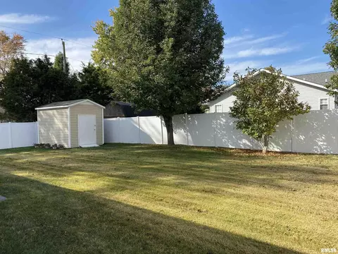 303 E Beacon Ct, Mount Vernon, IL 62864 photo 32