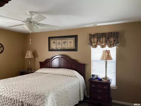 303 E Beacon Ct, Mount Vernon, IL 62864 photo 37
