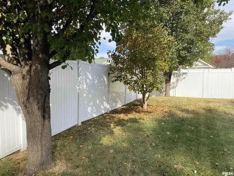303 E Beacon Ct, Mount Vernon, IL 62864 photo 29