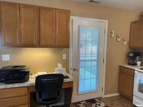 303 E Beacon Ct, Mount Vernon, IL 62864 photo 17