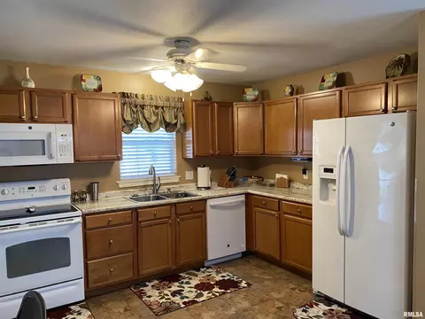 303 E Beacon Ct, Mount Vernon, IL 62864 photo 20