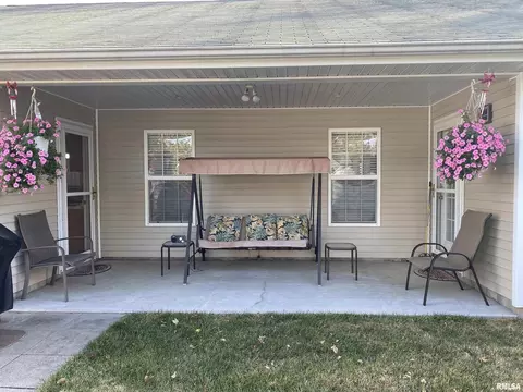 303 E Beacon Ct, Mount Vernon, IL 62864 photo 10