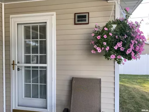 303 E Beacon Ct, Mount Vernon, IL 62864 photo 38